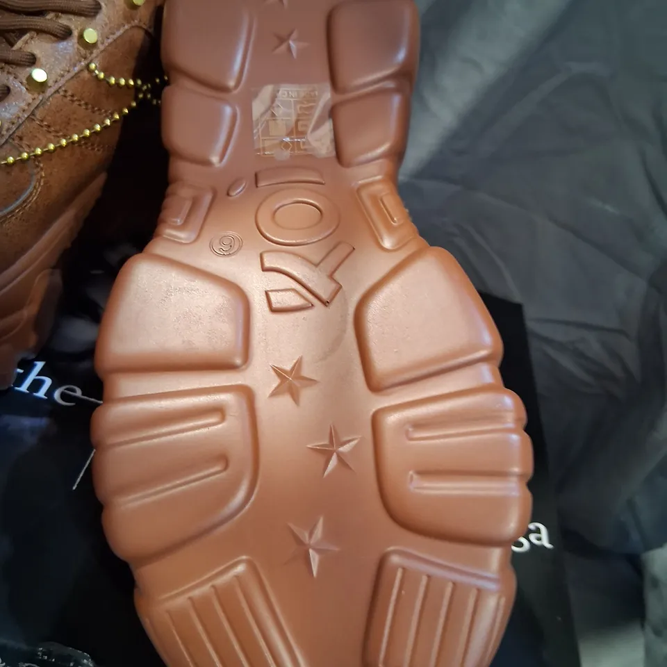 BRAND NEW BOXED KOI X THE TWILIGHT SAGA LOCA JINX CHARM TRAINERS BROWN SIZE 6