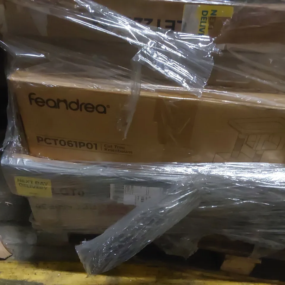 PALLET OF ASSORTED ITEMS INCLUDING: SIDE TABLE, RUBBISH BIN, CAT TREE ECT