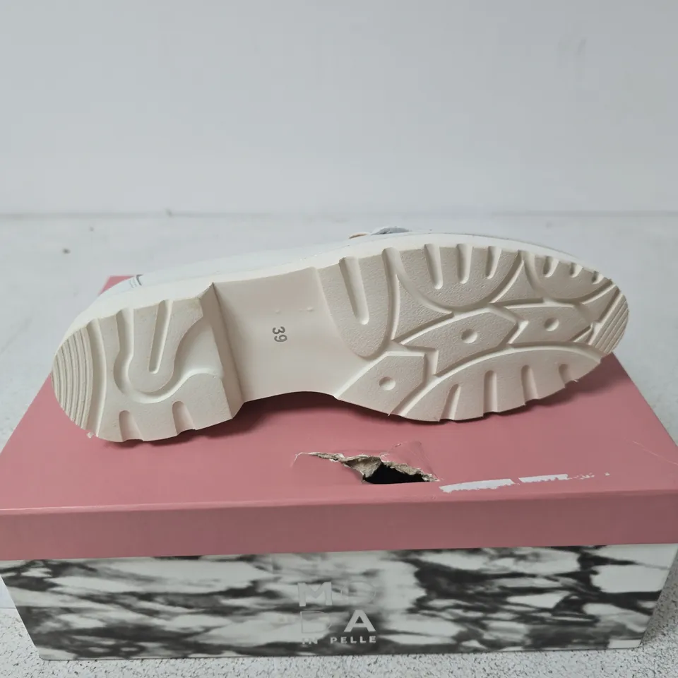 MODA IN PELLE SNAFFLE LOAFER WHITE LEATHER SIZE 39 BOXED