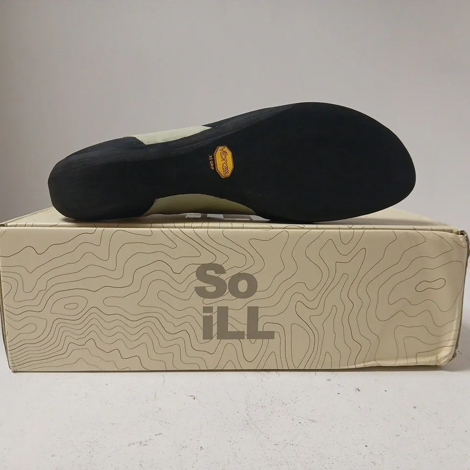 BOXED PAIR OF SO I'LL CLIMBING SHOES IN BOG GREEN/BLACK SIZE UK 11