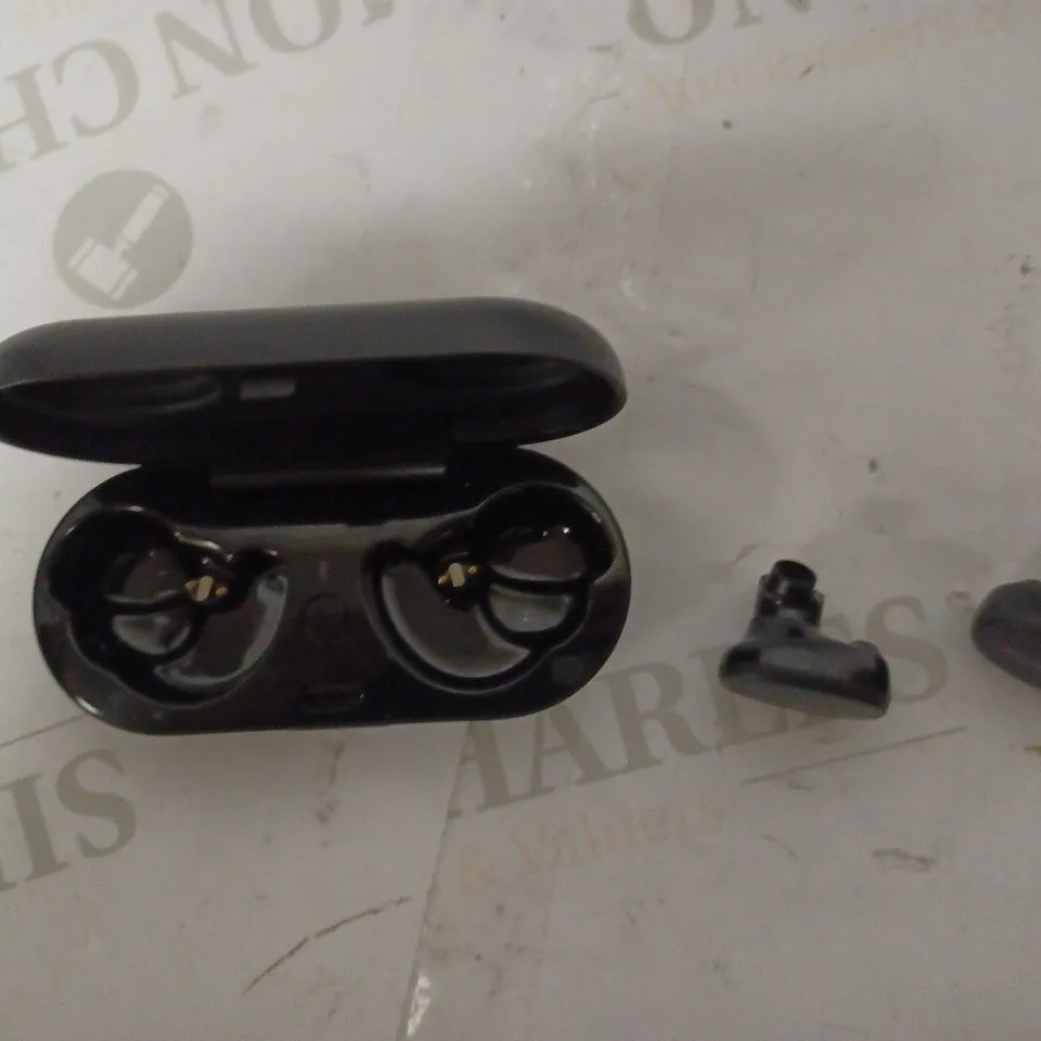 BOSE QUIETCOMFORT IN-EAR HEADPHONES, BLACK