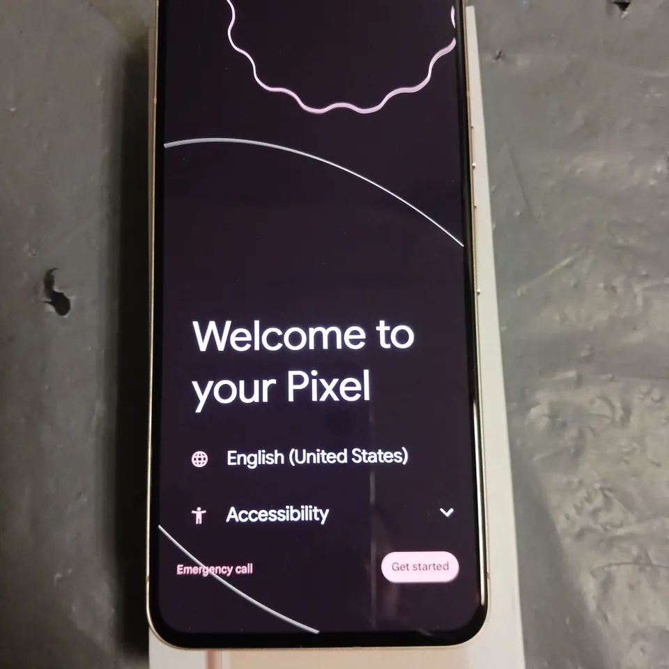 BOXED GOOGLE PIXEL 8 MOBILE PHONE IN BEIGE - GPJ41