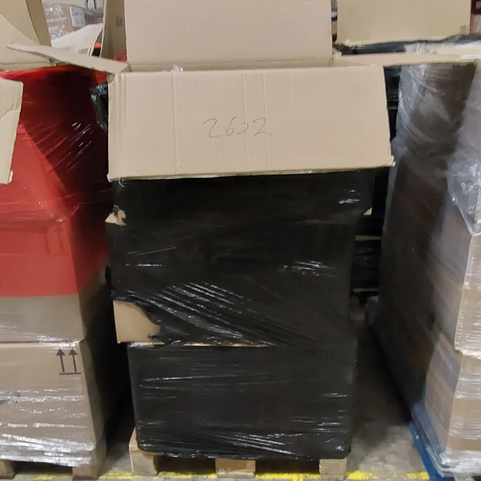 PALLET TO CONTAIN ASSORTED HOUSEHOLD ITEMS AND CONSUMER PRODUCTS. INCLUDING BOOKS, PACKS OF MICROFIBRE CLOTHS, CHRISTMAS DECORATIONS ETC