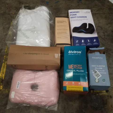 PALLET CONTAINING ASSORTED PILLOWS & CUSHIONS