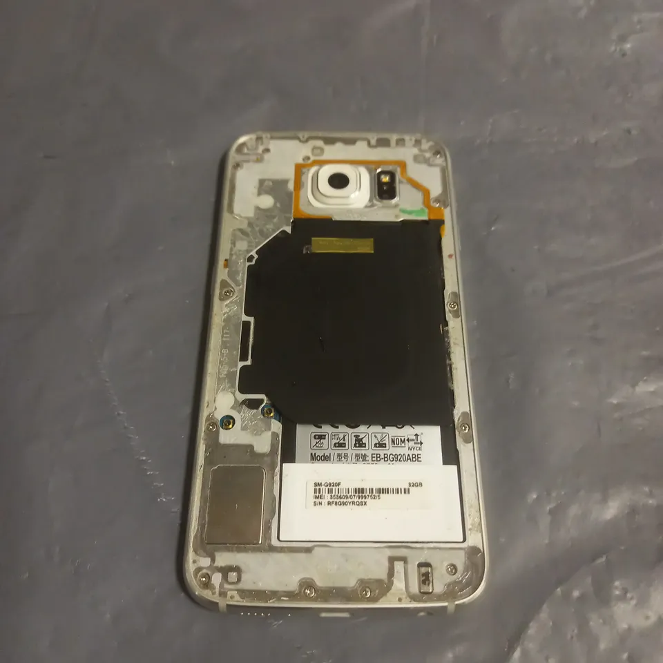 SAMSUNG GALAXY S6 SMARTPHONE 