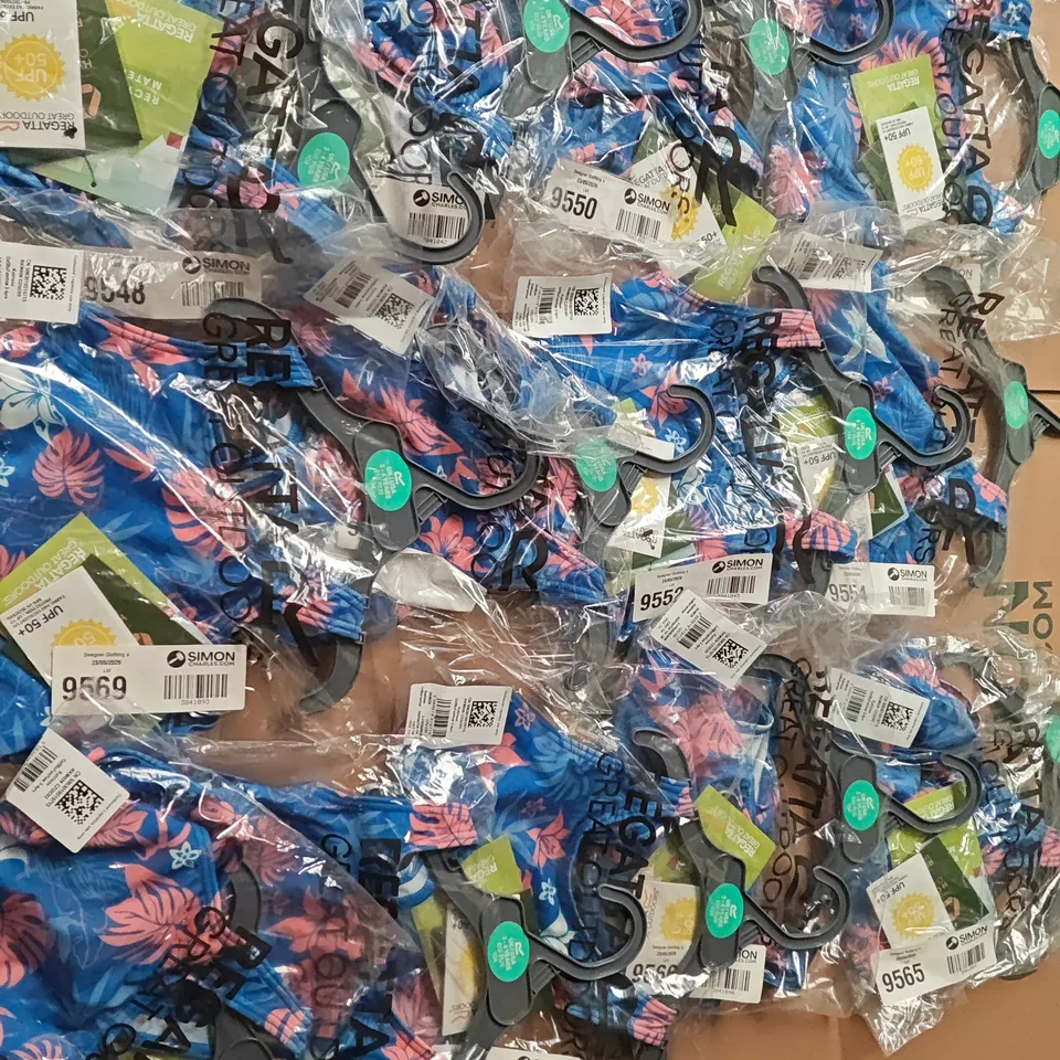 LOT OF 16 BRAND NEW REGATTA KIDS KATRISSE ITEMS - ALL 3-4 YRS