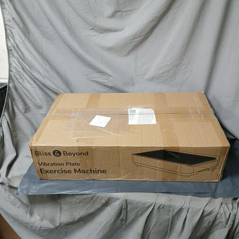 BLISS AND BEYOND VIBRATION PLATE EXERCISE MACHINE BOXED