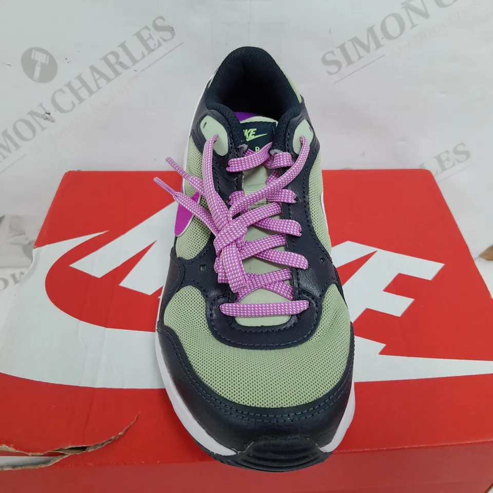 BOXED PAIR OF NIKE AIR MAX SC TRAINERS IN BLACK/PINK/GREEN - UK JUNIORS 4