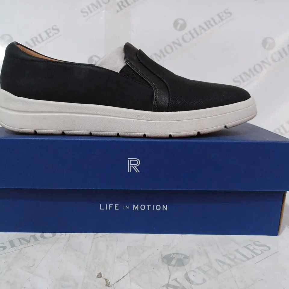 BOXED PAIR OF ROCKPORT NAVYA SLIP-ON SHOES IN BLACK UK SIZE 7