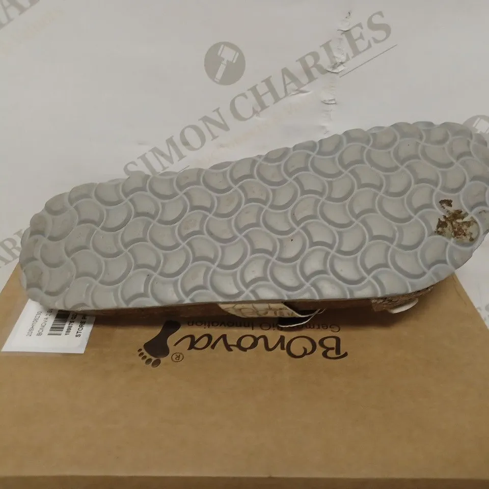 BONOVA SILVER SANDALS SIZE 42