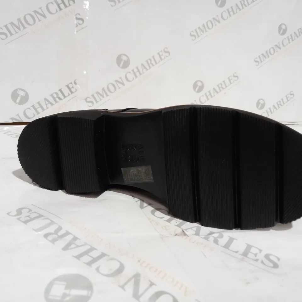 NATURIZER BLACK BOOT SIZE 47
