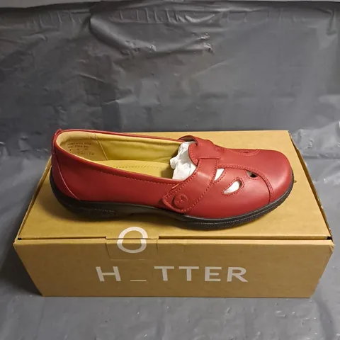 BOXED PAIR OF HOTTER NIRVANA SHOES IN SALSA SIZE UK 4