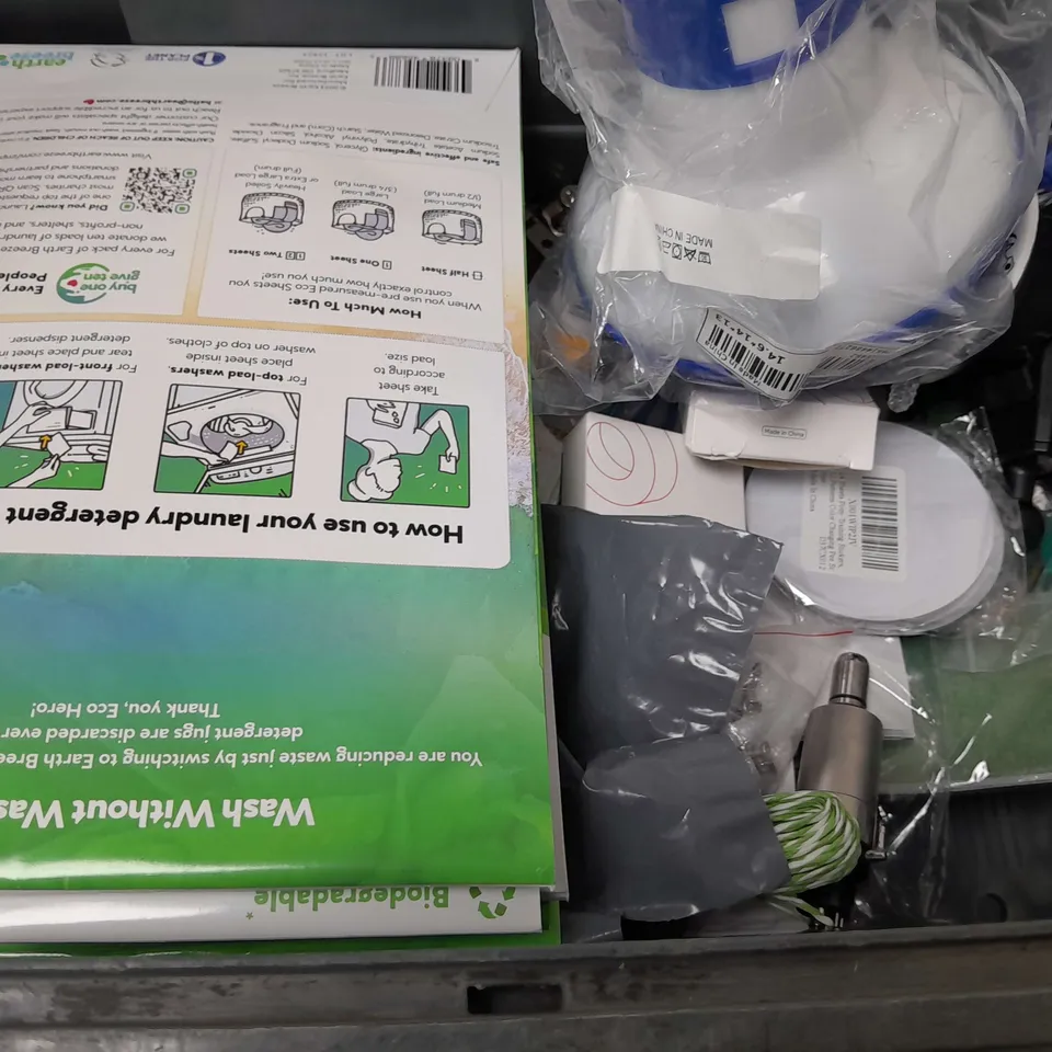 BOX OF APPROXIMATELY 14 ASSORTED ITEMS TO INCLUDE - FISHING ROD PEN , EARTH BREEZE LAUNDRY DETERGENT FRESH SCENT , COLOUR CATCHER ETC