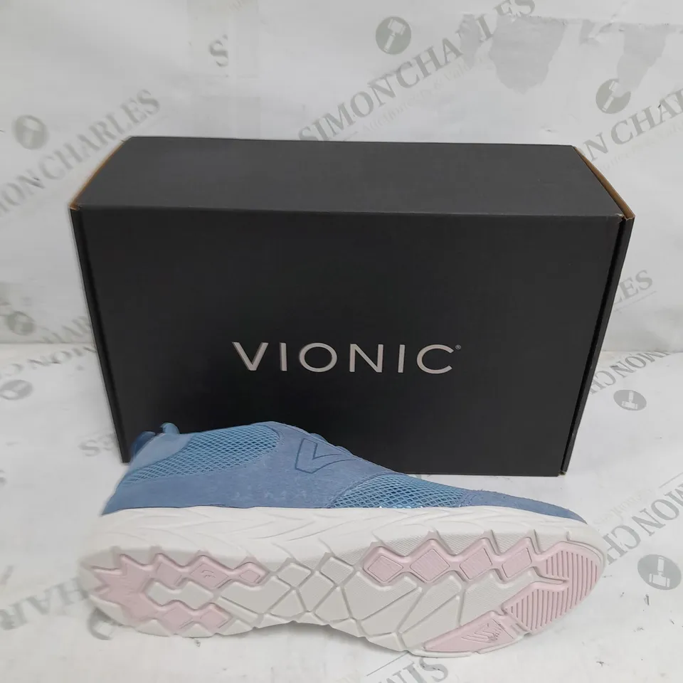 BOXED PAIR OF VIONIC NAVY MESH TRAINERS SIZE 6 