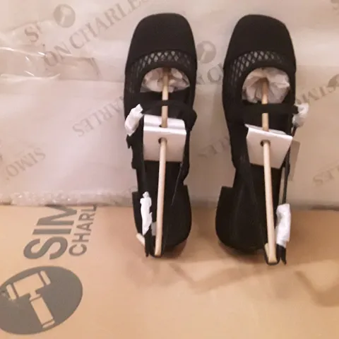 BOXED BRAND NEW APAPPROXIMATELY 9 SIMPLY BE JUPITER WIDE SHOES BLACK SIZE 6