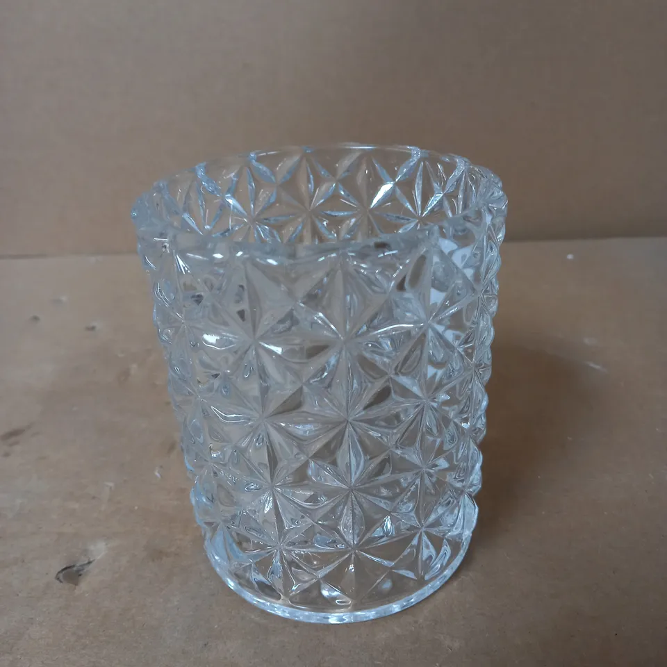 VICTORIA SPARE GLASS LIGHT SHADE 