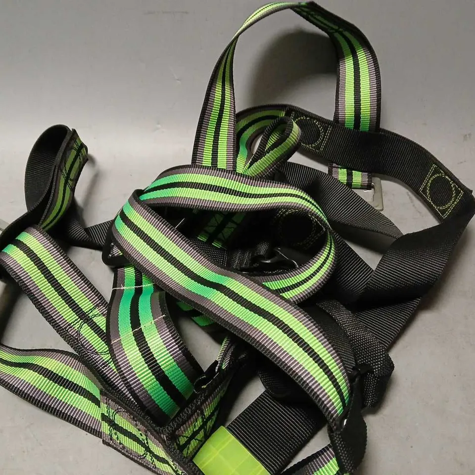 KRATOS SAFETY HARNESS IN GREEN