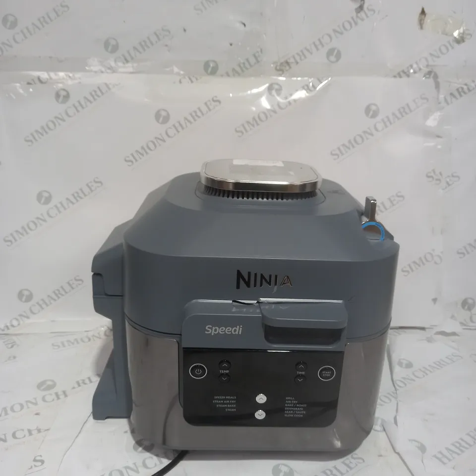 BOXED NINJA SPEEDI 10-IN-1 5.7L RAPID-COOKER & AIR FRYER ON400UK