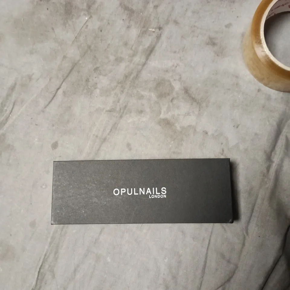 OPULNAILS LONDON PRESS-ON NAILS KIT – NUDE PINK, ASSORTED SIZES