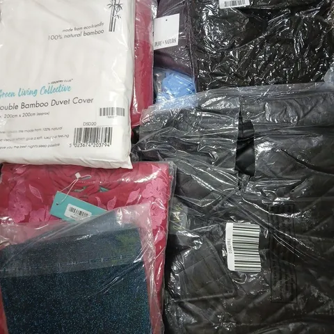 LARGE QUANTITY OF ASSORTED CLOTHING ITEMS IN VARIOUS STYLES, COLOUR AND SIZES