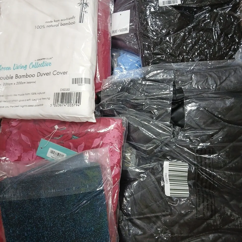 LARGE QUANTITY OF ASSORTED CLOTHING ITEMS IN VARIOUS STYLES, COLOUR AND SIZES