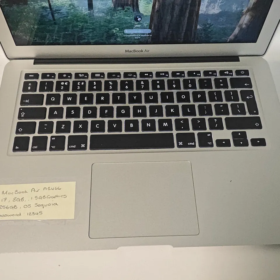 UNBOXED APPLE MACBOOK AIR I-7 8GB/256GB IN SILVER - A1466