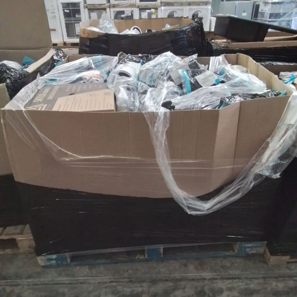 PALLET OF VARIOUS ELECTRICAL AND PLUMBING PARTS AND FITTINGS TO INCLUDE: PUSH BUTTON FLUSHES, FLEXI CONNECTORS CISTERNS ETC.