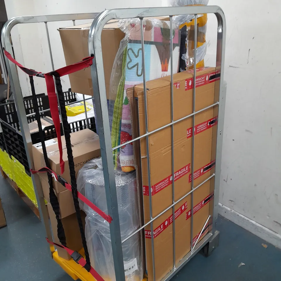 CAGE OF ASSORTED HOUSEHOLD GOODS TO INCLUDE DOG TRAINING PADS, AIR FRYER TRAYS, CHILDRENS RUG, GERIALIFE MATTRESS, AND DECORATIVE HOUSE RUG ETC. 