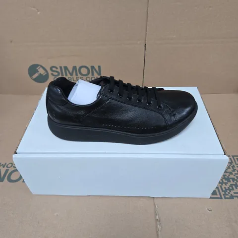 BOXED PAIR OF STRIVE DAKOTA SHOES IN ALL BLACK SIZE UK 5
