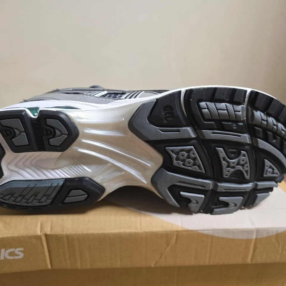 BOXED PAIR OF ASICS GEL-KAYANO 14 RUNNING SHOES – UK SIZE 7.5