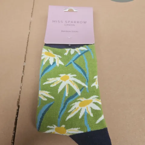 Miss Sparrow London Bamboo Socks – One Size UK 3-7 (EU 36-41), floral green