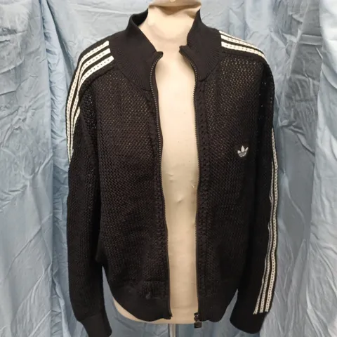 ADIDAS BLACK KNITTED ZIP JACKET WITH TREFOIL LOGO – UK SIZE 1X (US 1X)