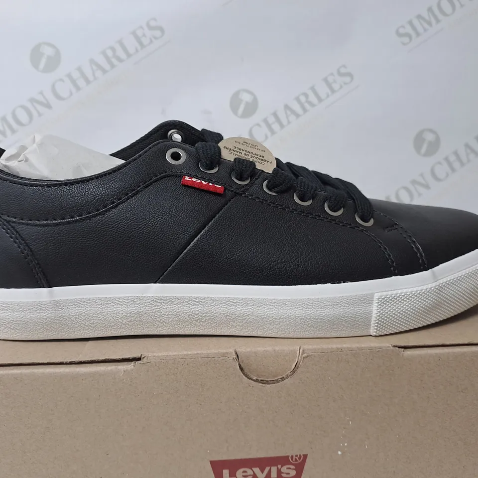 BOXED PAIR OF LEVI WOODWARD BLACK TRAINERS - SIZE 7.5