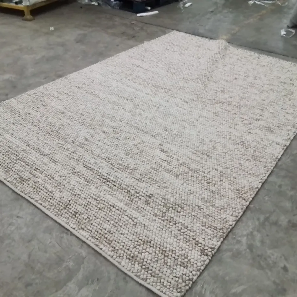 QUALITY DESIGNER AREA RUG - APPROXIMATELY 300X200CM