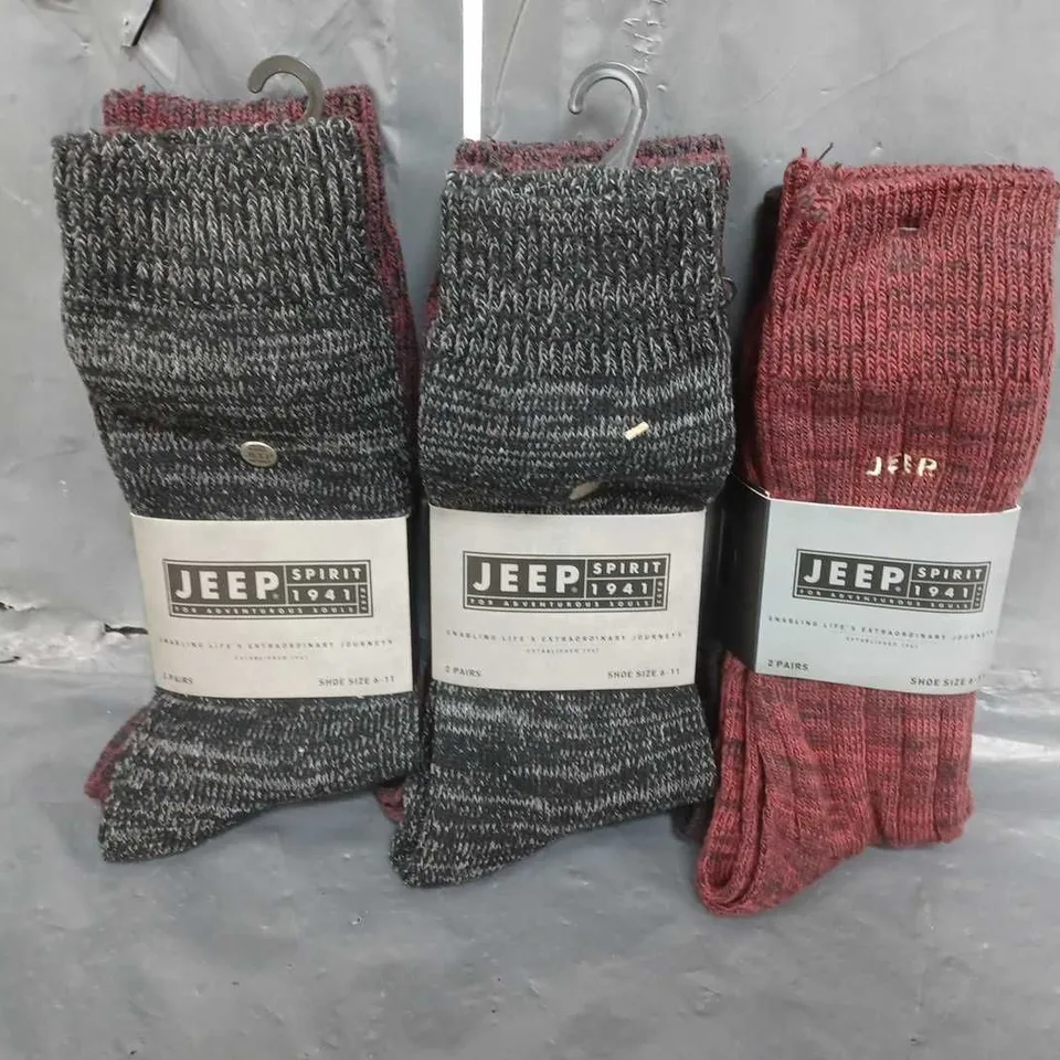 APPROXIMATELY 90 PACKS OF 2 MEN'S JEEP SOCKS SIZE 6-11