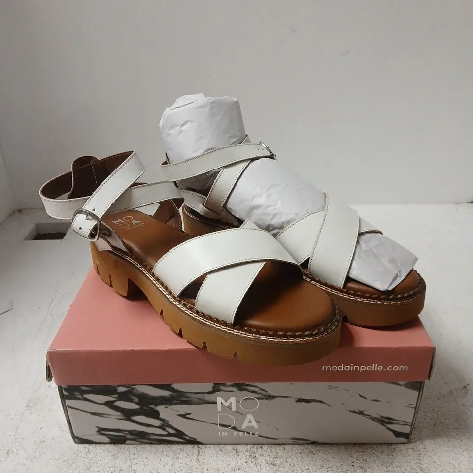 MODA IN PELLE JETTA WHITE LEATHER SANDALS – UK 6 