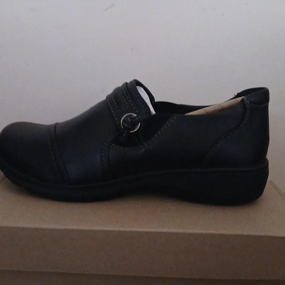 CLARKS CARLEIGH PEARL BLACK LEATHER SHOES – UK 6