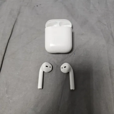 APPLE AIRPODS 2 WIRELESS EARBUDS WITH CHARGING CASE