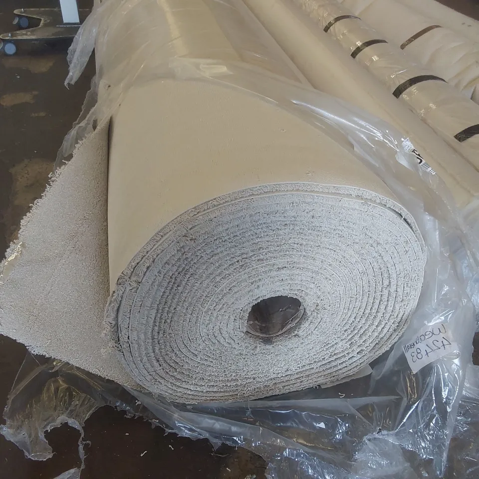 ROLL OF QUALITY FIRST IMPRESSIONS PATIENT CARPET - APPROXIMATELY 20.5 x 5m