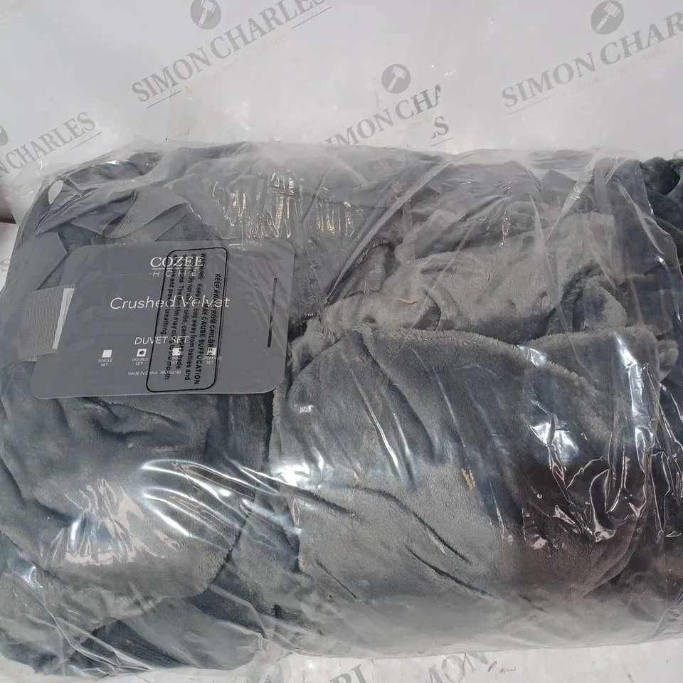 Outlet Cozee Home Crushed Velvet 4 Piece Duvet Set - DOUBLE