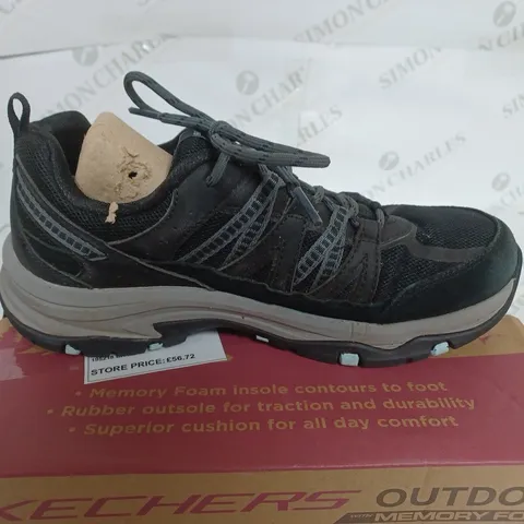 BOXED PAIR OF SKECHERS TREGO WATERPROOF HIKING BOOTS IN BLACK - SIZE 5