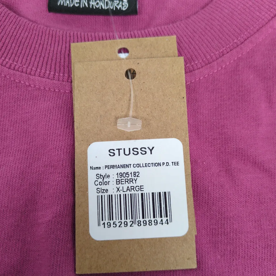 STUSSY PERMANENT COLLECTION T‑SHIRT – BERRY, UK XL