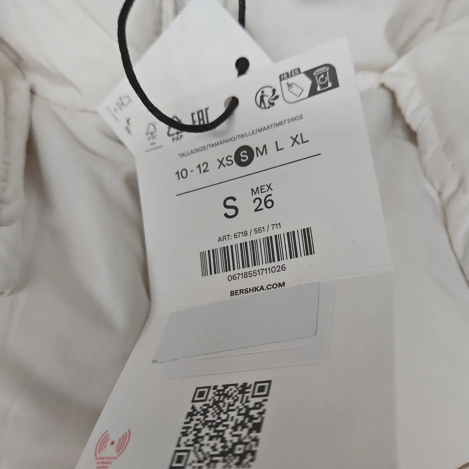 BERSHKA CREAM PUFFER JACKET WITH FUR TRIM HOOD – SIZE S