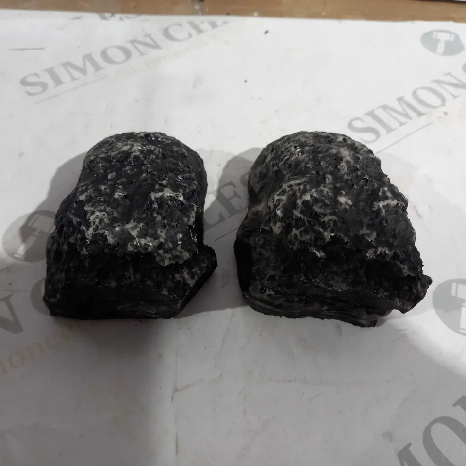 OUTLET SET OF 2 FLIPO DECORATIVE ROCKS