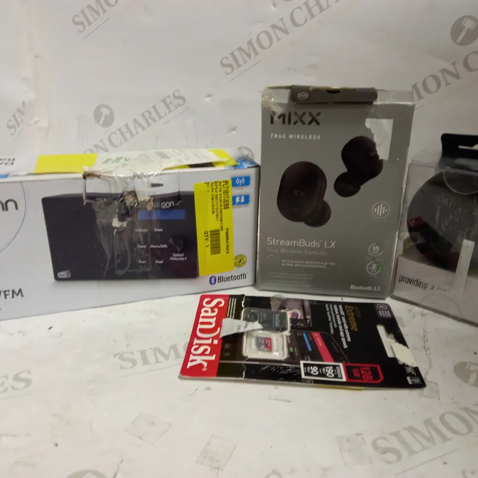 LOT OF APPROXIMATELY 20 ELECTRICAL ITEMS, TO INCLUDE SPEAKER, EARPHONES, ETC