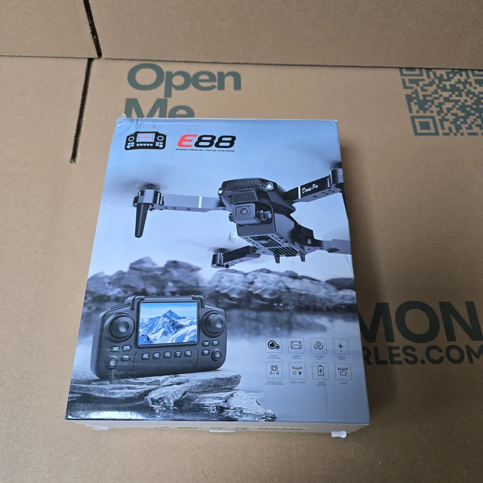 E88 DRONE PRO QUAD COPTER WITH CONTROLLER – CASE INCLUDED