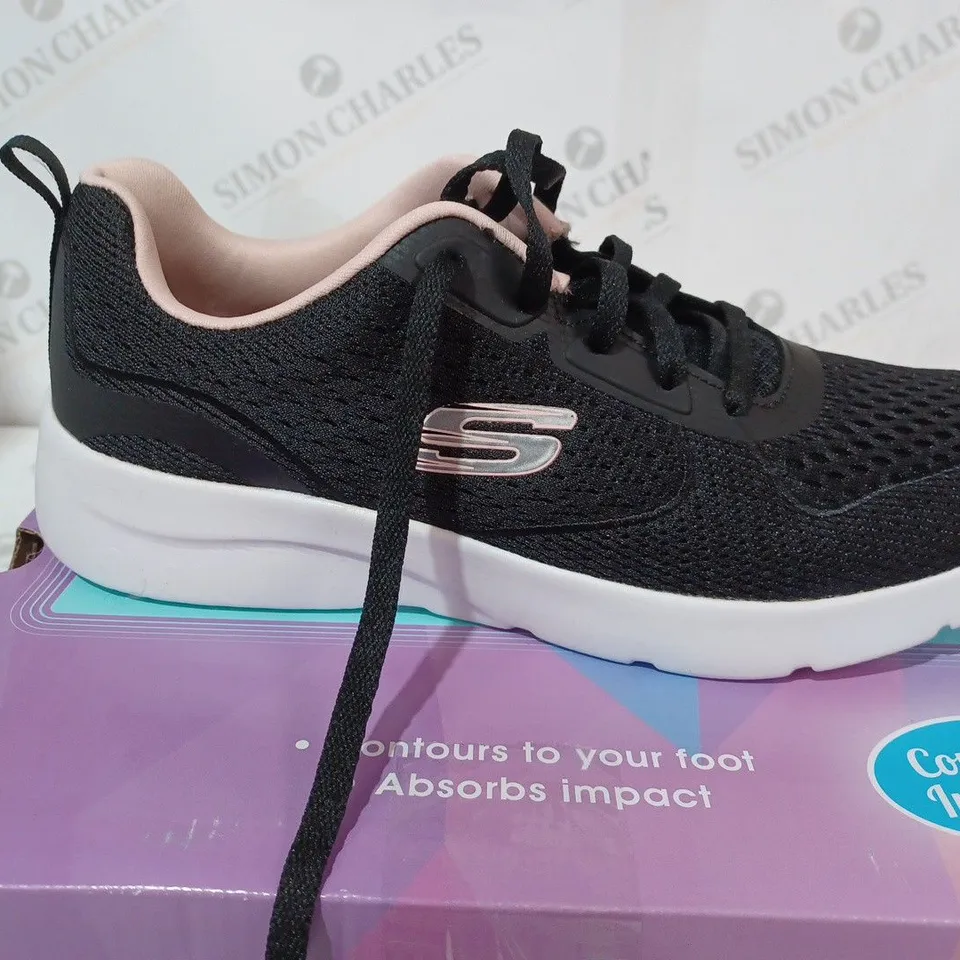 BOXED BLACK SKETCHERS TRAINING SHOES SIZE 7
