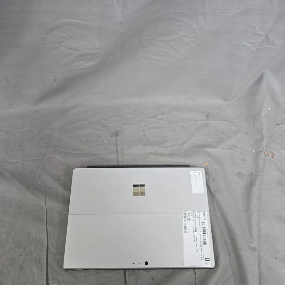 MICROSOFT SURFACE PRO 5 WITH KEYBOARD – I5, 8GB RAM, 256GB, 12.3" DISPLAY