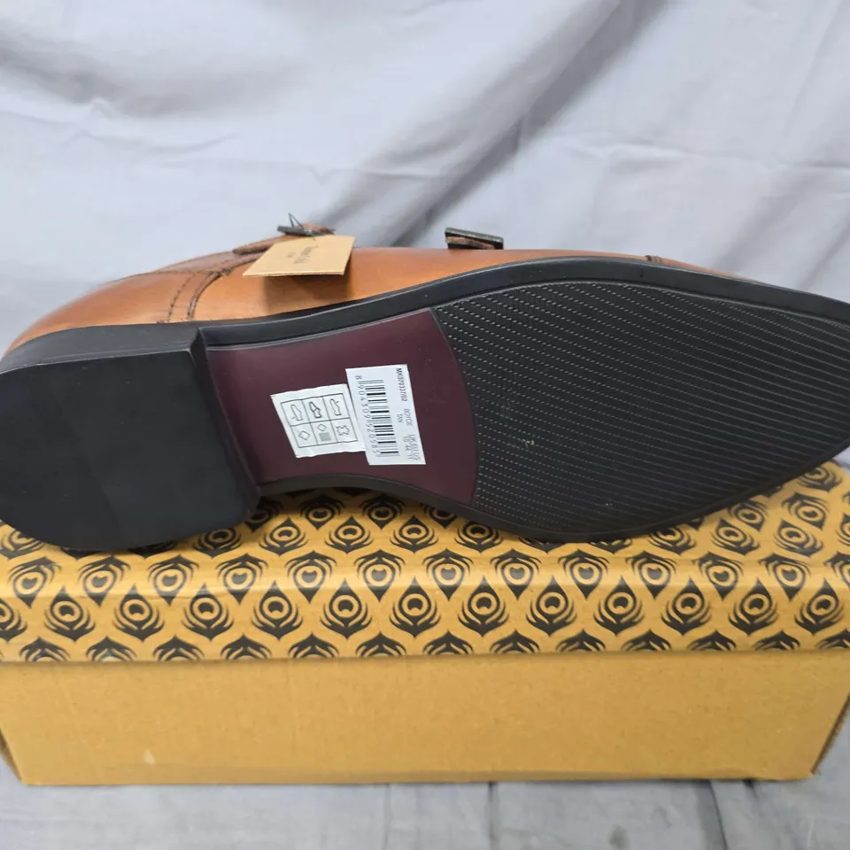 BOXED PAIR OF THOMAS CRICK BOYCIE SHOES IN TAN - UK 10