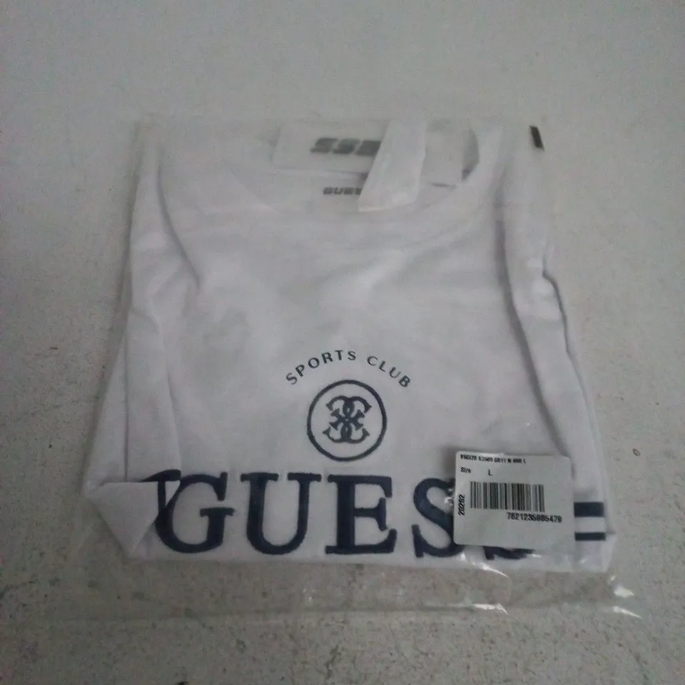 GUESS WHITE T‑SHIRT WITH SPORTS CLUB LOGO – SIZE L